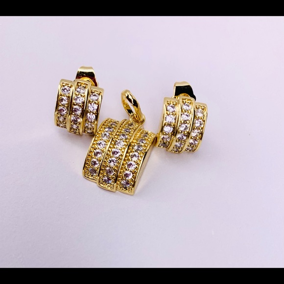 Gold Plated Earring and Pendant Belle Set - Picture 3 of 7